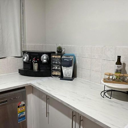 Cozy Inn Perth Bagian luar foto