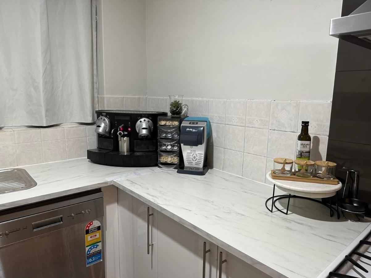 Cozy Inn Perth Bagian luar foto